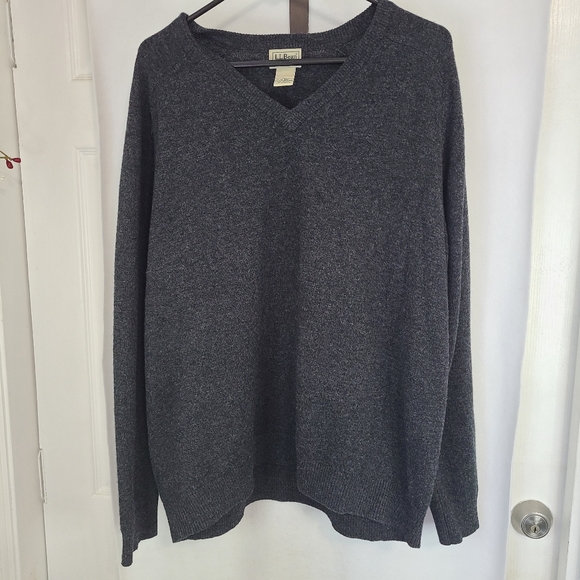 L.L.Bean Men's Classic Long Sleeve Pullover Sweater Size: XL Color: Grey - Picture 2 of 16
